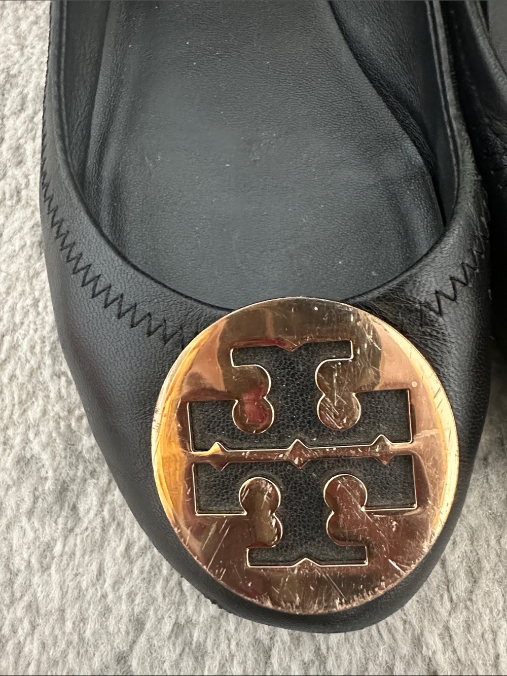 Tory Burch Black Leather Reva Ballet Flats with Gold Logo - Picture 7 of 8